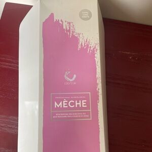 Meche foils for hairstylist
